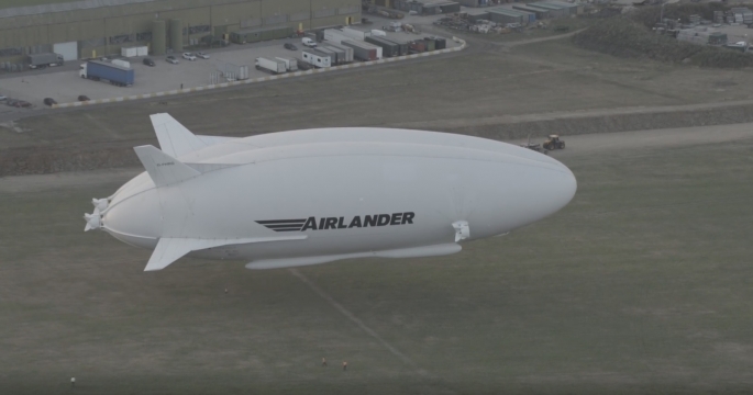 Видео полета самого большого в мире воздушного судна