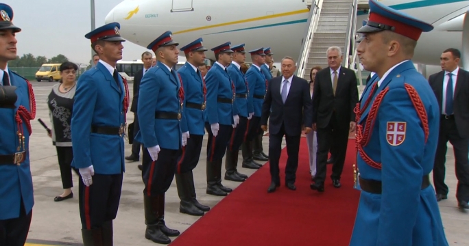 Назарбаева встретили в аэропорту Белграда