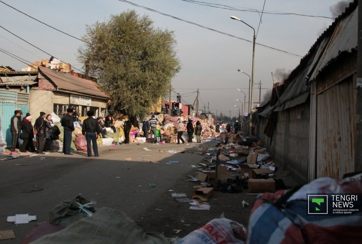 С обратной стороны барахолки.
©Владимир Прокопенко