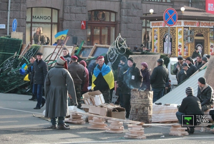 Штурм так и не состоялся.
©Владимир Прокопенко