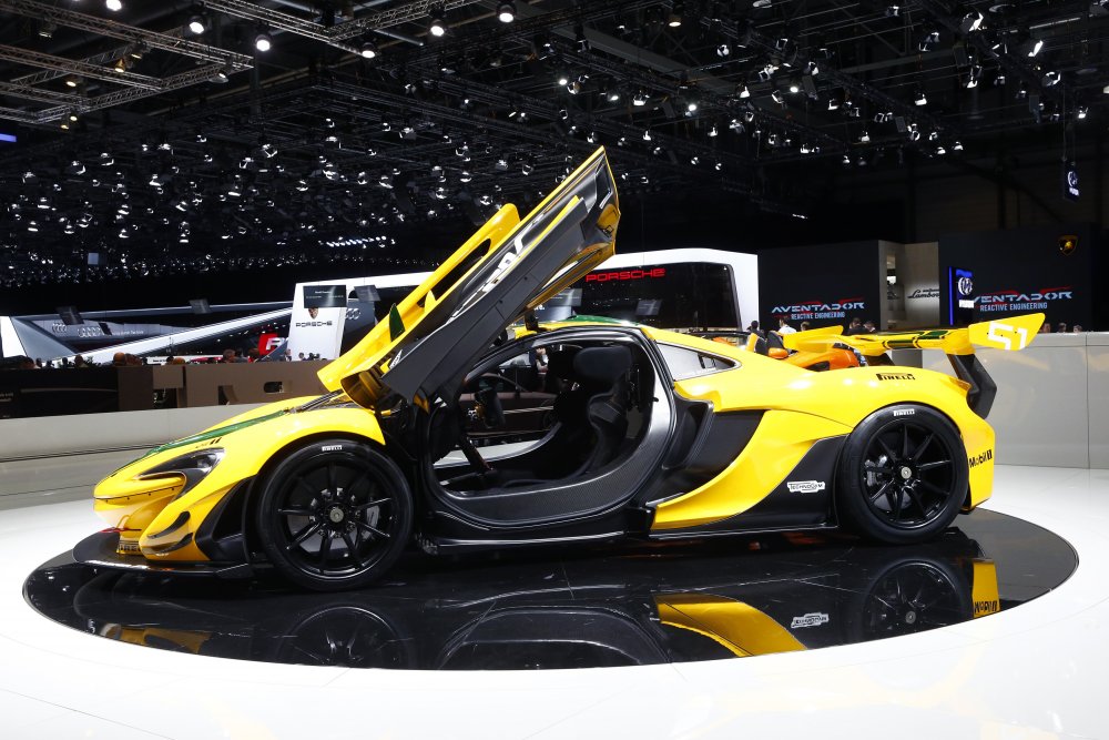 Одна из самых мощных на всем автосалоне - трековая версия суперкара McLaren P1 GTR. Правда, чтобы обладать такой машиной, необходимо уже иметь опыт вождения  McLaren © REUTERS