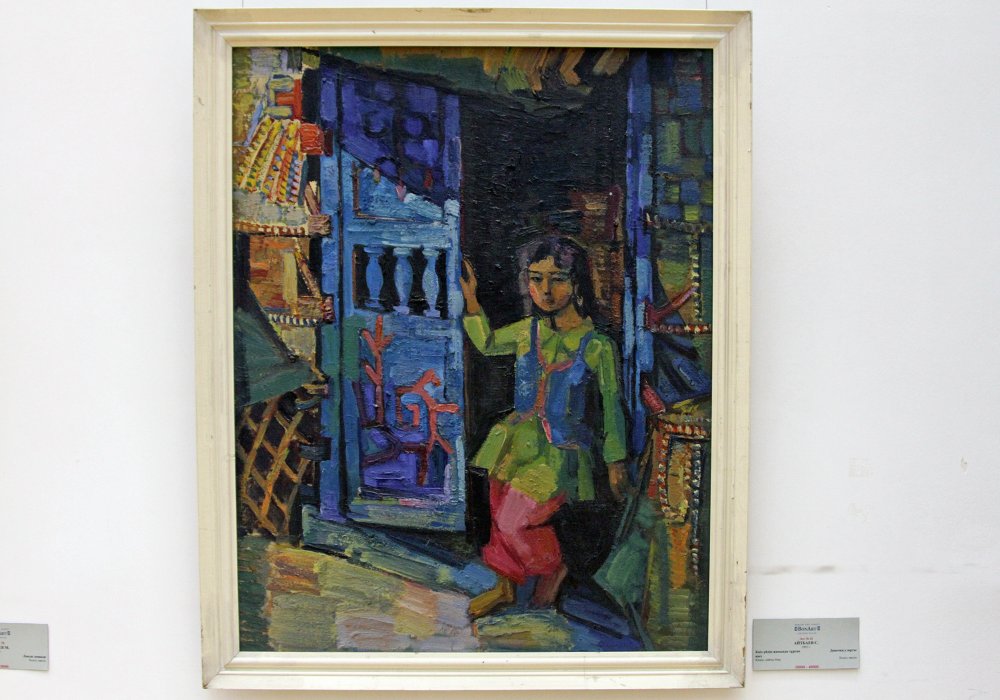 "Девочка у юрты" Салихитдина Айтбаева написана относительно недавно (в 1992 году), картина тоже является одним из ценных объектов выставки. ©Николай Колесников