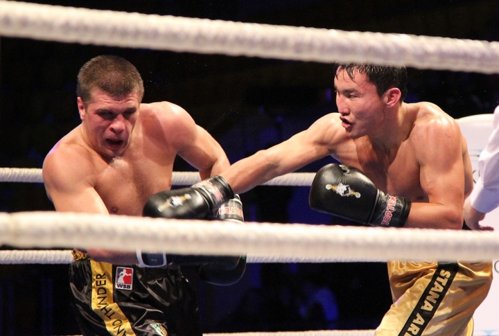 Сергей Деревянченко VS Канат Ислам. Фото ©Ярослав Радловский