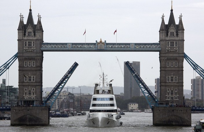 Яхта российского «короля удобрений» шокировала британцев