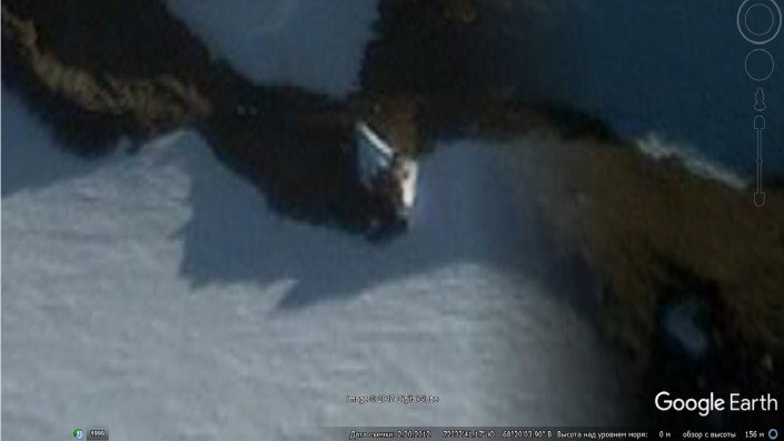 Радиолюбитель нашел в Антарктиде "разбившийся НЛО" размером с 12-этажный дом