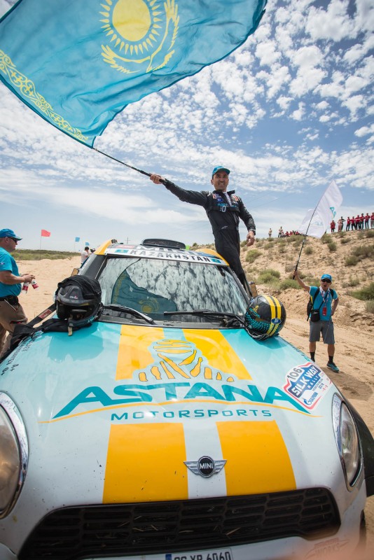 Казахстанские гонщики финишировали в первой десятке на ралли "Шелковый путь"