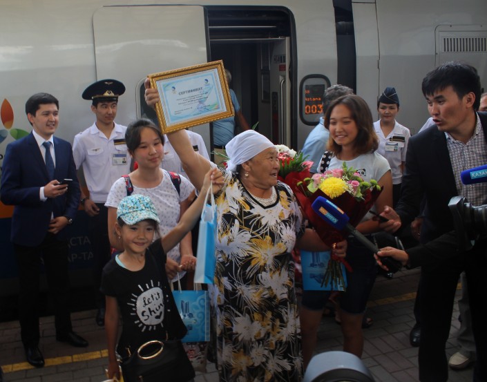 Миллионному пассажиру 2016 года подарили бесплатный проезд в поездах "Т?лпар-Тальго"