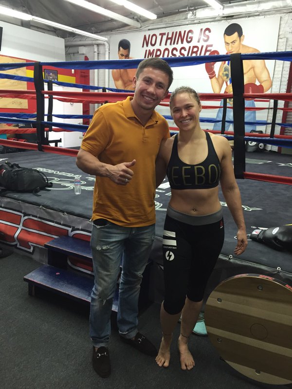 Казахстанский боксер Геннадий Головкин посетил тренировку чемпионки UFC Ронды Роузи