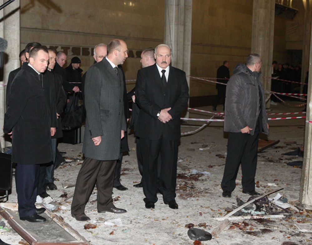 Александр Лукашенко на месте теракта. Фото РИА НОВОСТИ©
