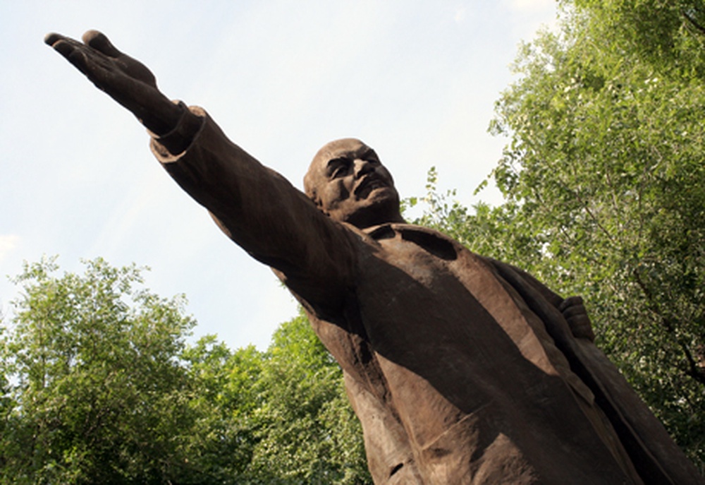 Памятник Ленину в Алматы. Фото Ярослав Радловский©