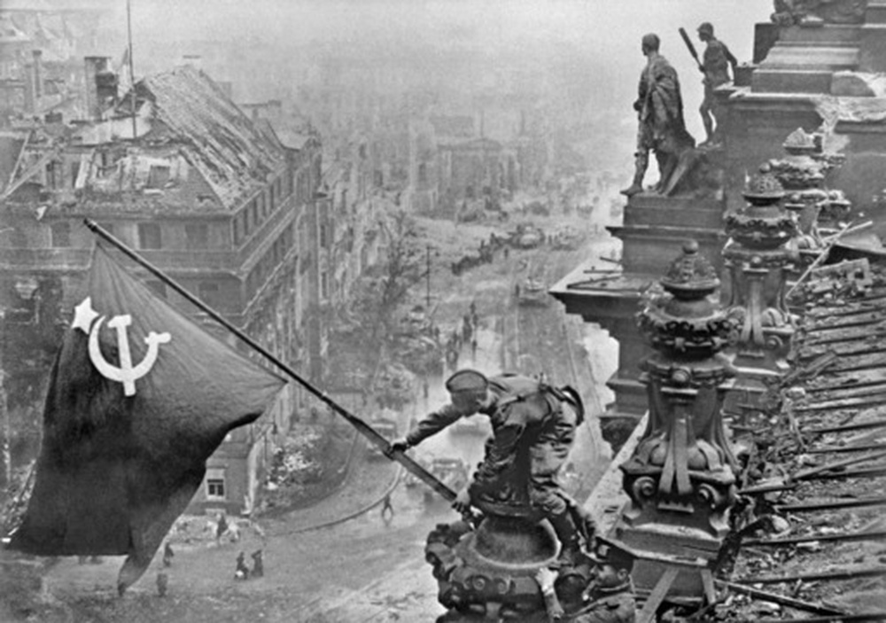 Знамя Победы над Берлином. 1945 год. Фото РИА Новости©