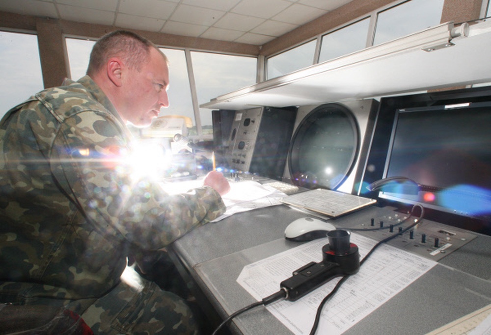 Работа командно-диспетчерского пункта управления полетами во время учений. ©РИА НОВОСТИ