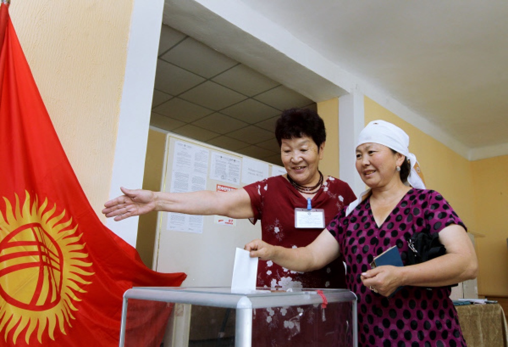 ЦИК Кыргызстана озаюочен размером избирательных бюллетеней. ©РИА НОВОСТИ
