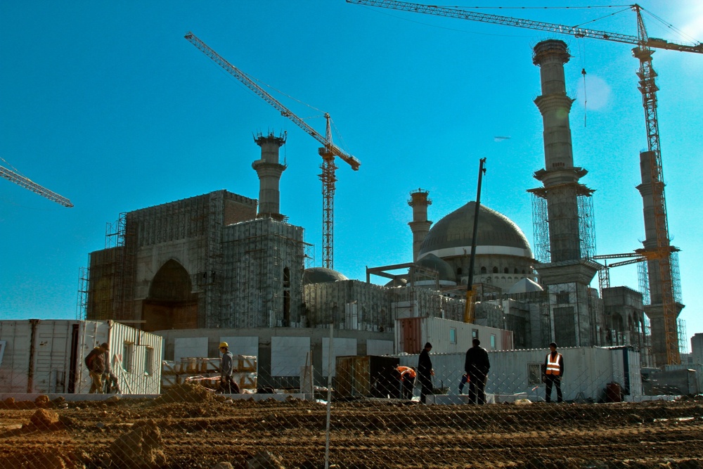 Строительство мечети "Хазрет Султан" ©Даниал Окасов