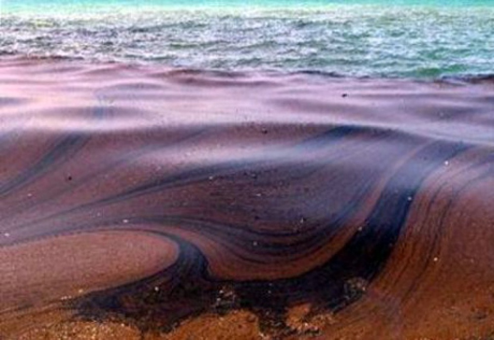 Разлив нефти. Фотос  сайта wordpress.com