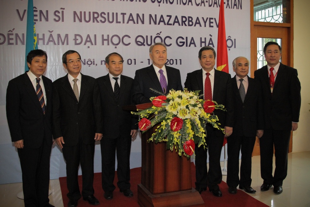 Нурсултан Назарбаев стал почетным доктором Вьетнамского Национального университета. ©Даниал Окасов