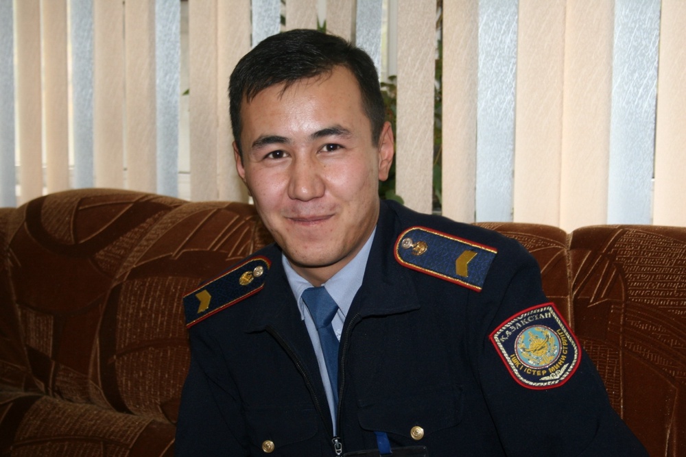 Старший сержант полиции Заитжан Аюпов. Фото пресс-службы ДВД города Алматы.