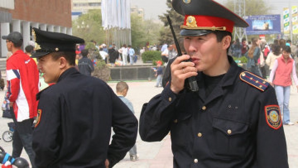 Полицейские патрули на улицах города. Фото с сайта newskaz.ru