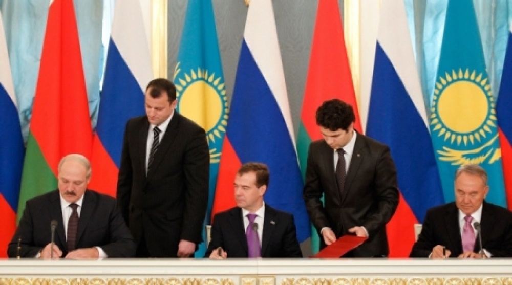 Подписания совместных документов по итогам трехсторонней встречи в Кремле. ©РИА Новости/Дмитрий Астахов