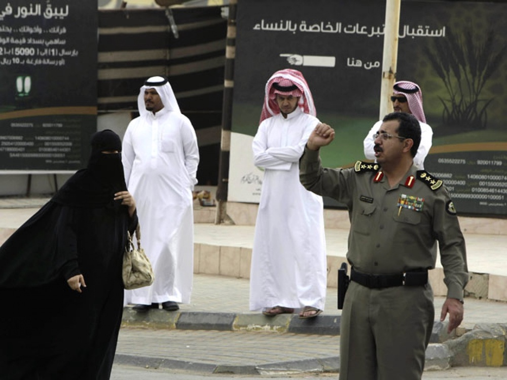 Четверо саудовцев устроили оргию прямо у штаба полиции нравов. Фото REUTERS©