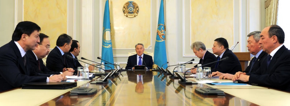 Глава государства подвел итоги заседания. Фото с сайта akorda.kz.