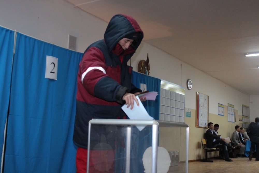 Нефтяники пришли голосовать Фото Ренат Ташкинбаев©