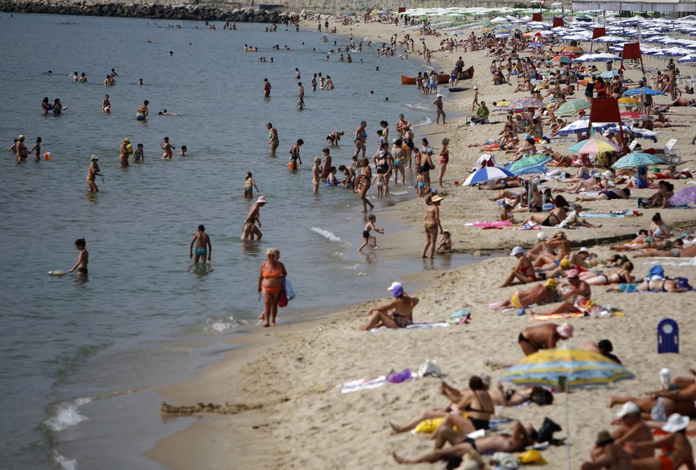 Пляж на берегу Черного моря в Болгарии. Фото REUTERS/Stoyan Nenov©