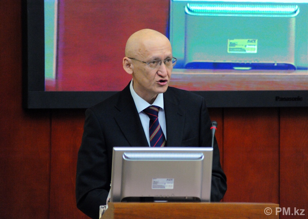 Министр финансов РК Болат Жамишев. Фото с сайта pm.kz