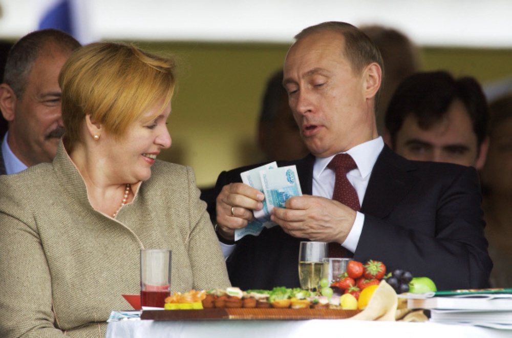 Владимир Путин с супругой Людмилой. Фото ©РИА НОВОСТИ