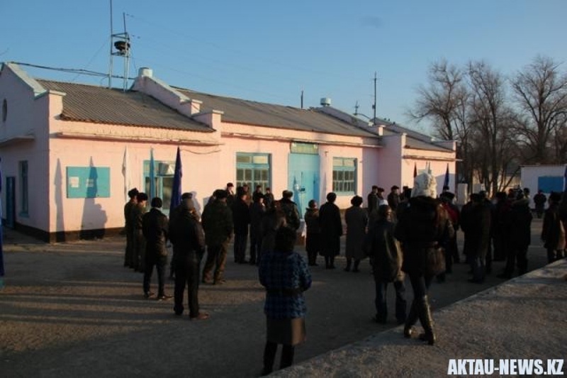 Беспорядки на станции Шетпе. Фото с сайта aktau-news.kz