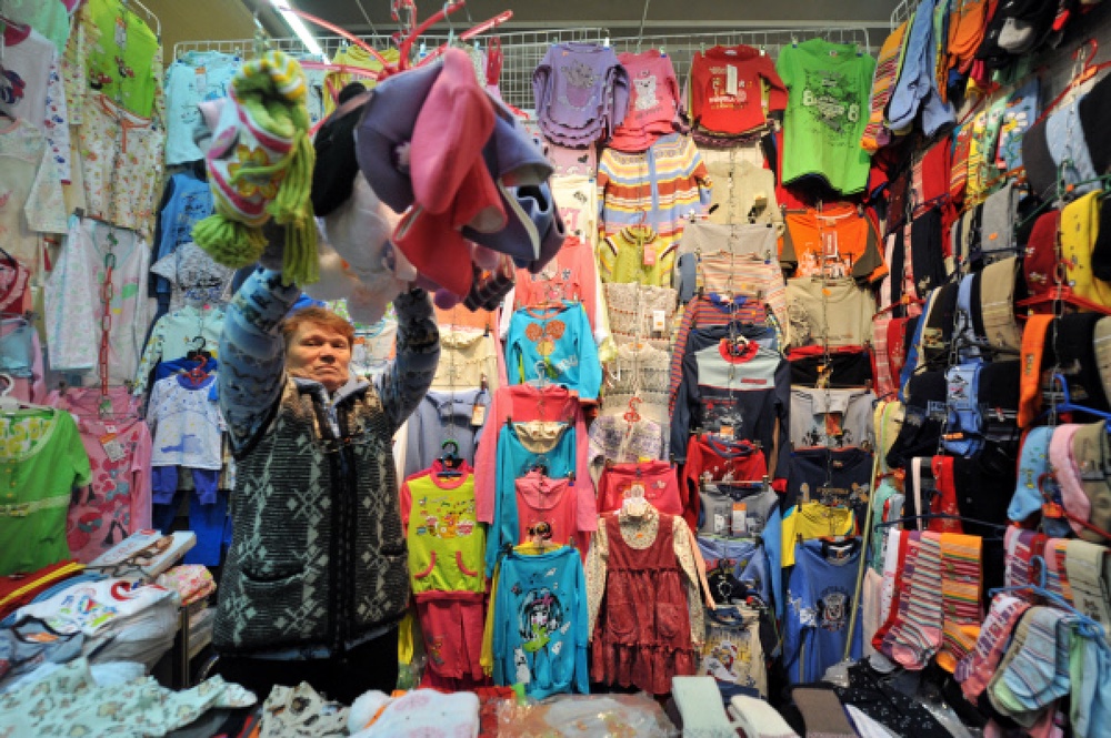 Продажа детской одежды. Фото ©РИА НОВОСТИ