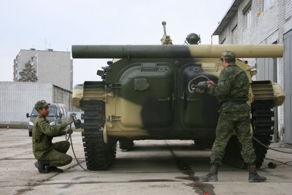 Техническое обслуживание БМП-2. Фото РИА Новости©