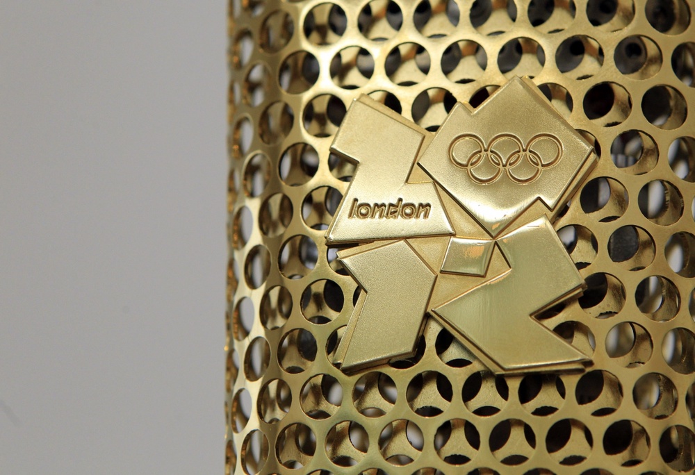 Фрагмент факела Олимпиады 2012. Фото ©REUTERS