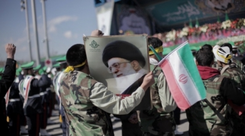 Участники демонстрации в Тегеране. Фото РИА Новости