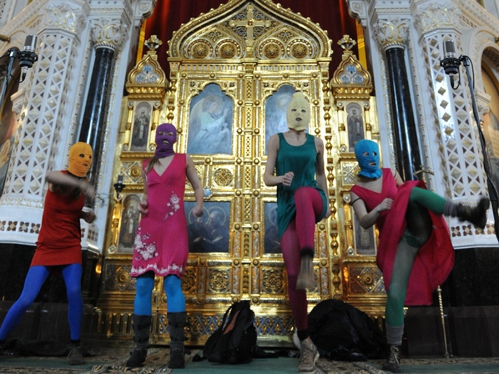 Pussy Riot в храме Христа Спасителя. Фото из архива Tengrinews.kz