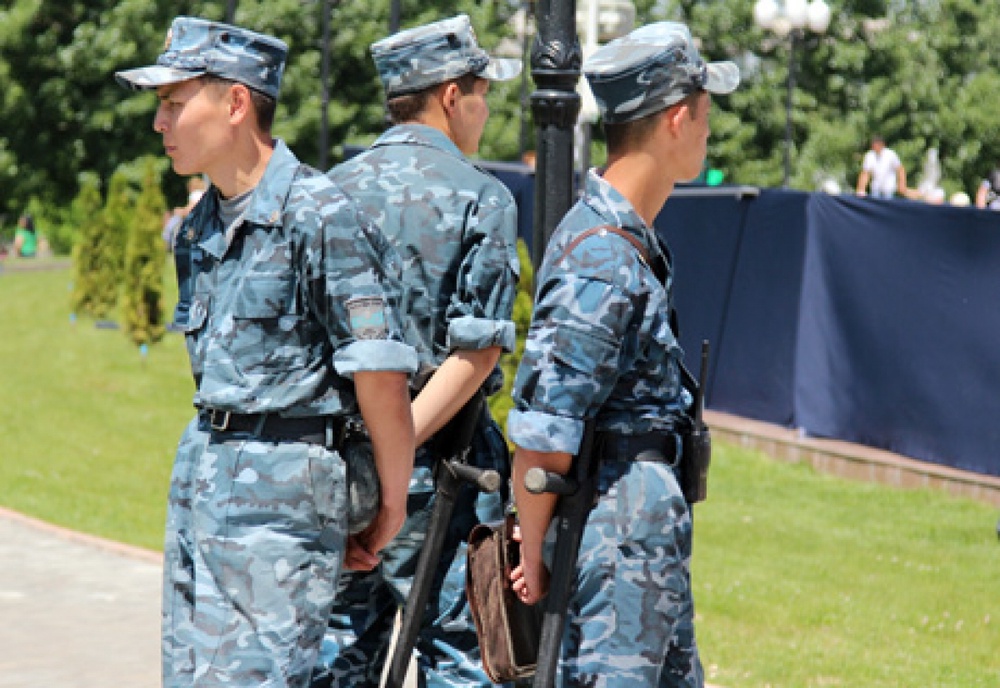 Полицейский патруль в Алматы. Фото ©Ярослав Радловский