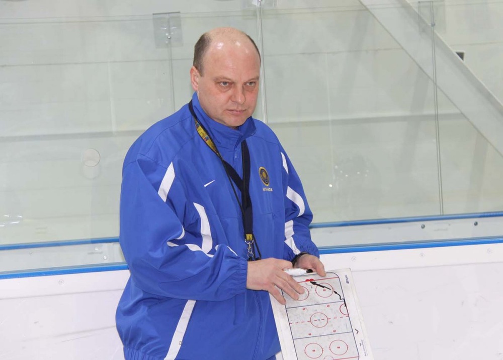 Главный тренер сборной Казахстана по хоккею Андрей Шаянов. Фото с сайта vesti.kz