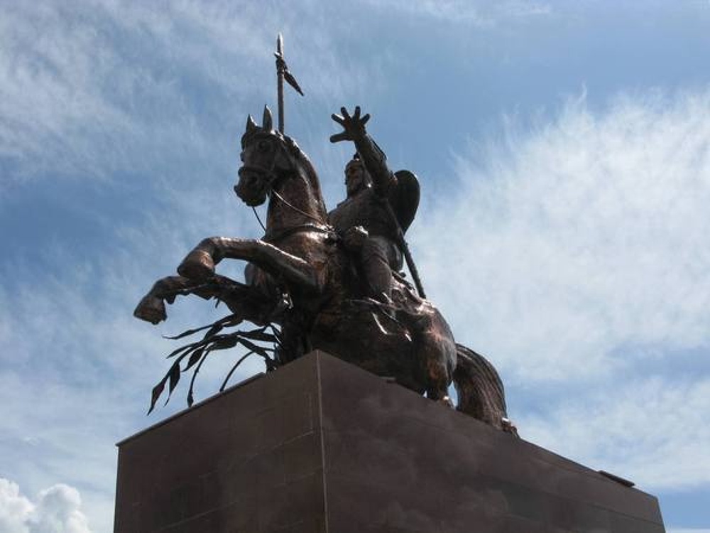 Памятник Райымбек батыру. Фото с блог-платформы yvision.kz