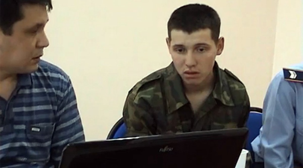 Кадр оперативного видео допроса Владислава Челаха