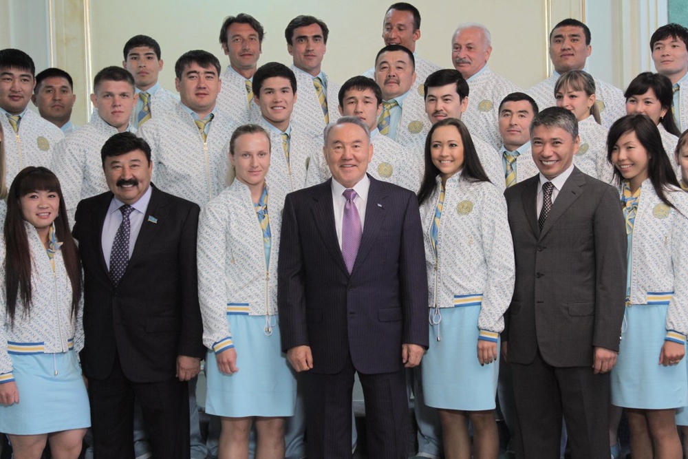 Нурсултан Назарбаев и олимпийская сборная Казахстана. Фото Даниал Окасов©