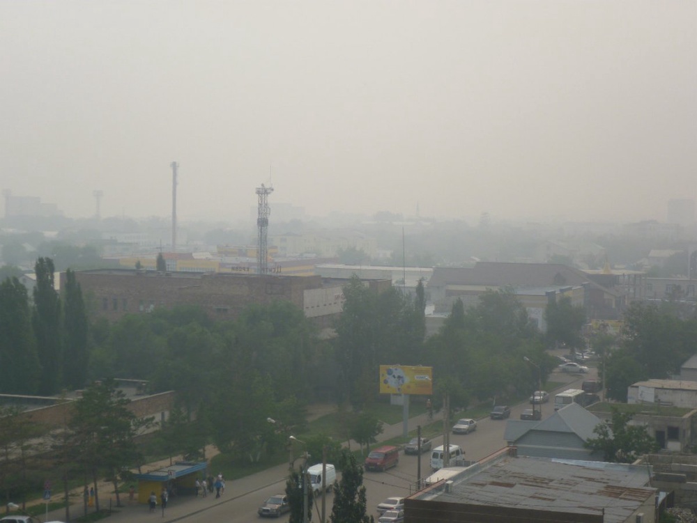Сильный смог накрыл Павлодар. Фото ©tengrinews.kz
