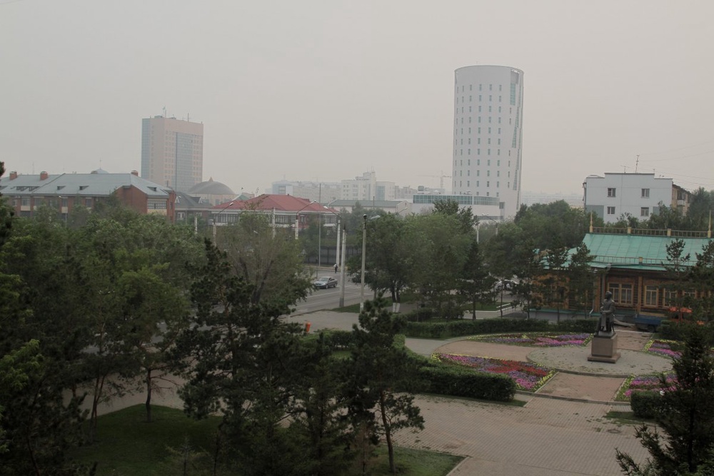 Густой смог над городом Астаны. Фото Даниал Окасов©