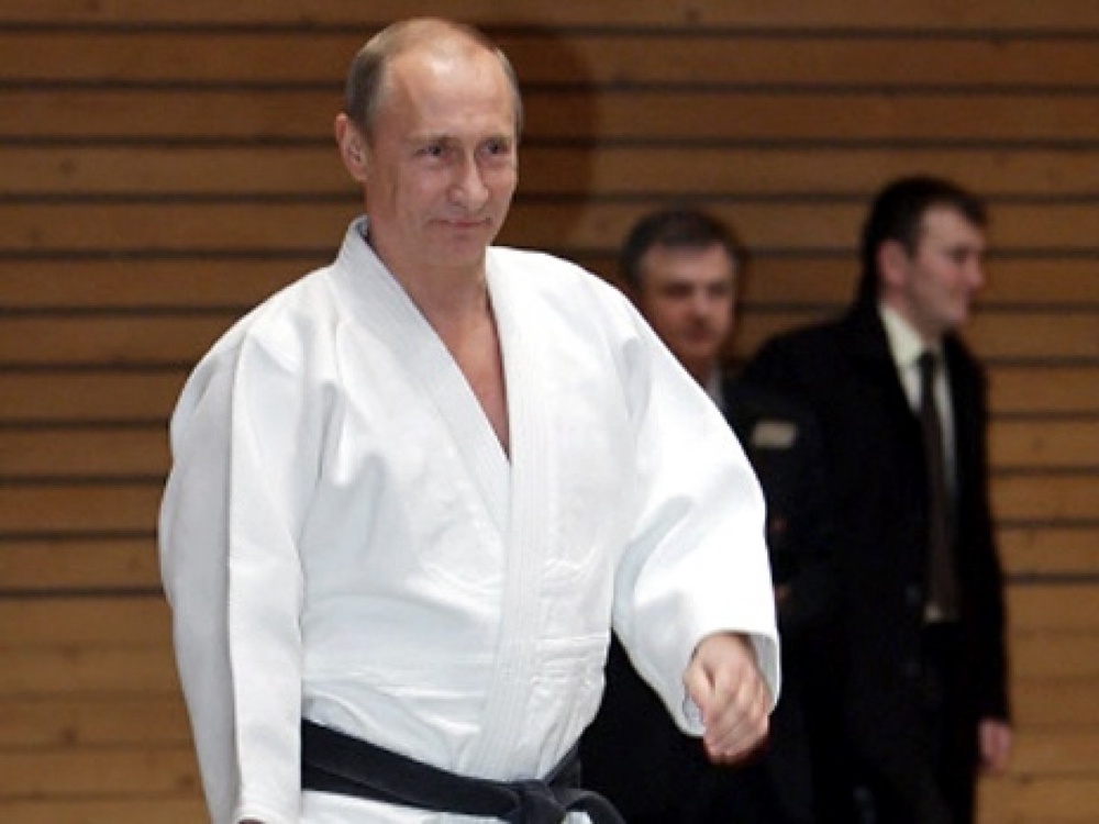 Владимир Путин на татами. Фото  с сайта bfm.ru