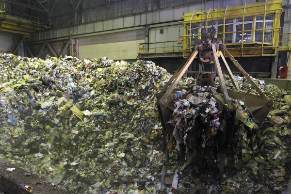 Утилизация мусора. Фото ©РИА Новости