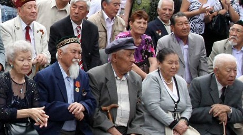 Казахстанские пенсионеры. Фото Ярослав Радловский©