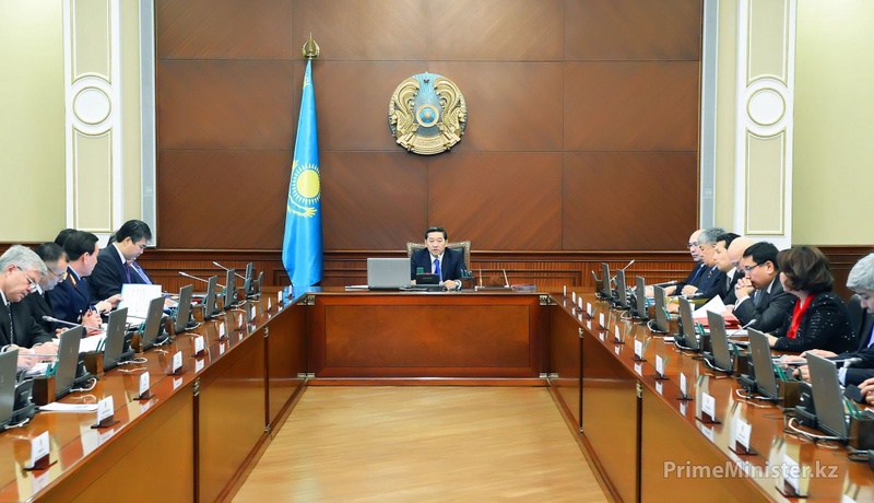 Премьер-министр Серик Ахметов проводит заседание Правительства РК. Фото ©primeminister.kz