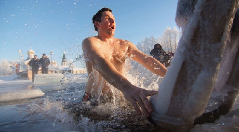 Крещенские купания. Фото РИА Новости©