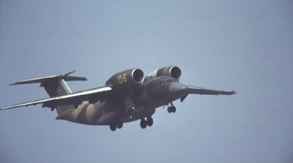 Самолет Ан-72. Фото с сайта donbiz.ru