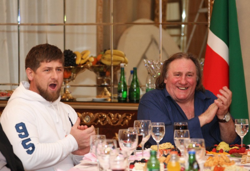Глава Чеченской Республики Рамзан Кадыров и французский актер Жерар Депардье (слева направо). Фото РИА Новости©