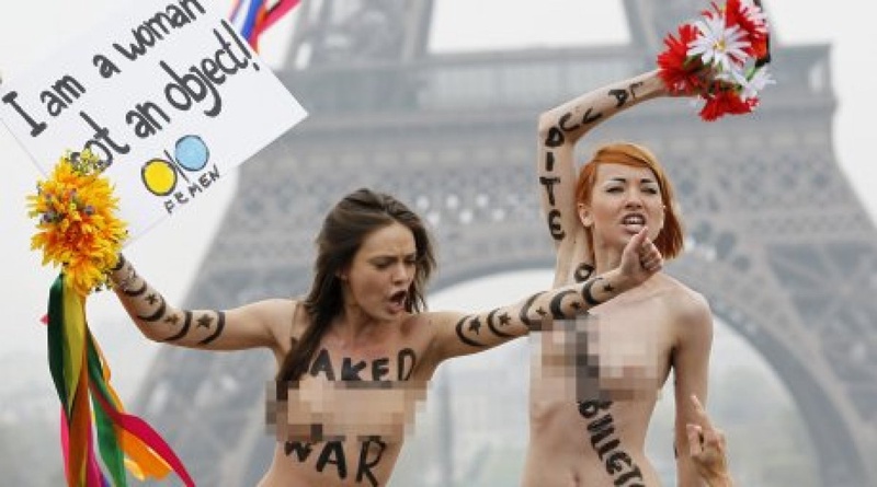 Акция активисток Femen. Фото ©REUTERS